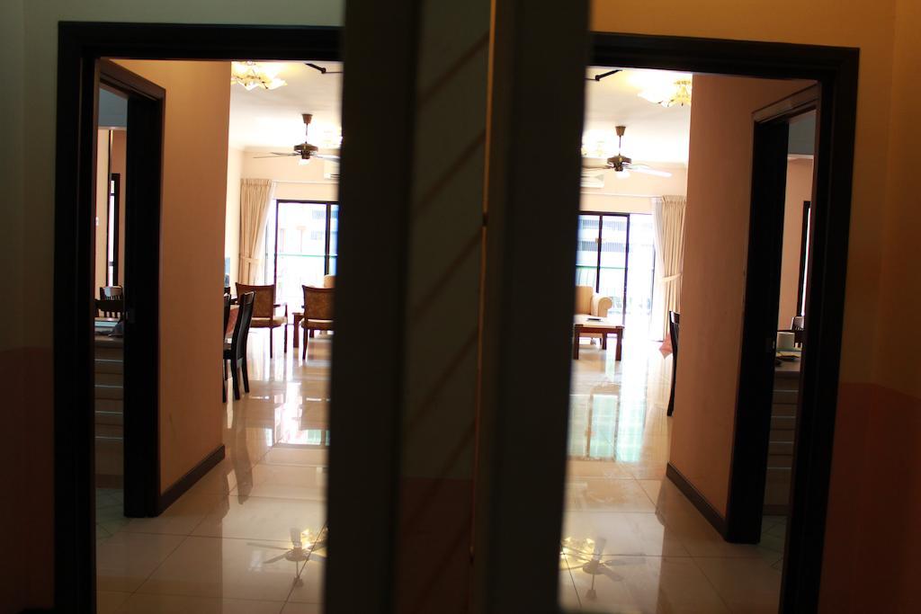 Marina Court Kota Kinabalu- Bigger Group Stay Together- 6 Bedroom Apartments Habitación foto