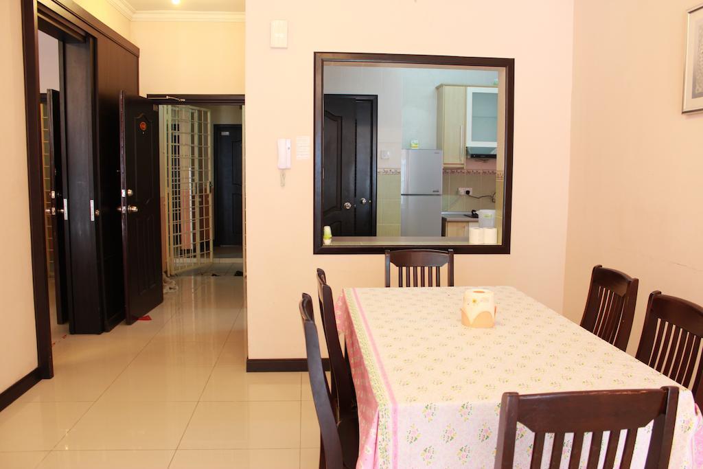 Marina Court Kota Kinabalu- Bigger Group Stay Together- 6 Bedroom Apartments Habitación foto