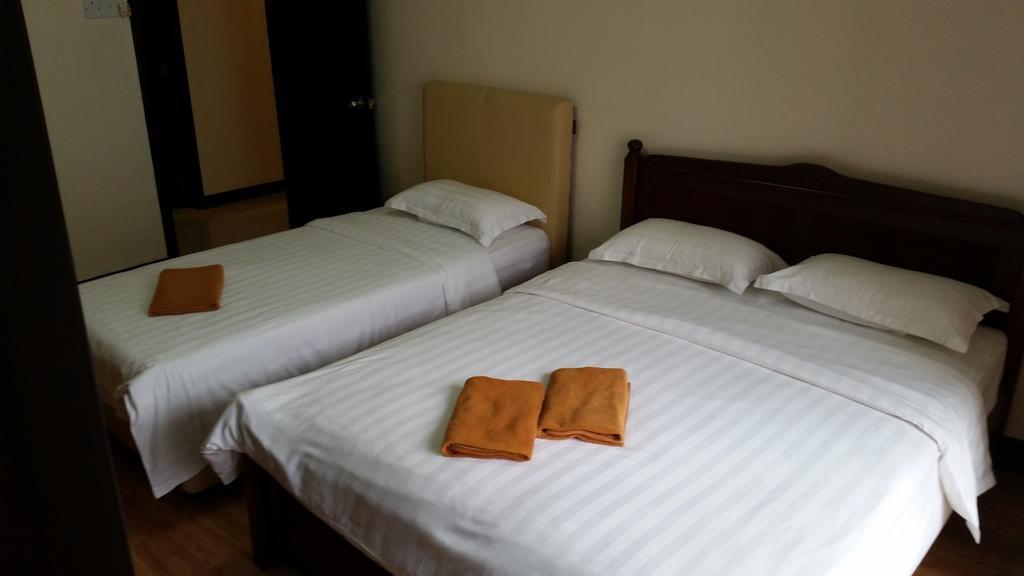 Marina Court Kota Kinabalu- Bigger Group Stay Together- 6 Bedroom Apartments Habitación foto