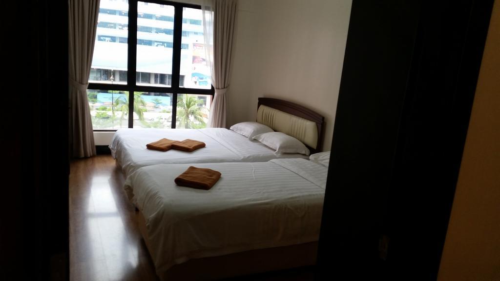 Marina Court Kota Kinabalu- Bigger Group Stay Together- 6 Bedroom Apartments Habitación foto