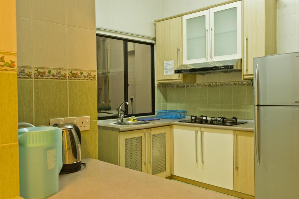Marina Court Kota Kinabalu- Bigger Group Stay Together- 6 Bedroom Apartments Exterior foto