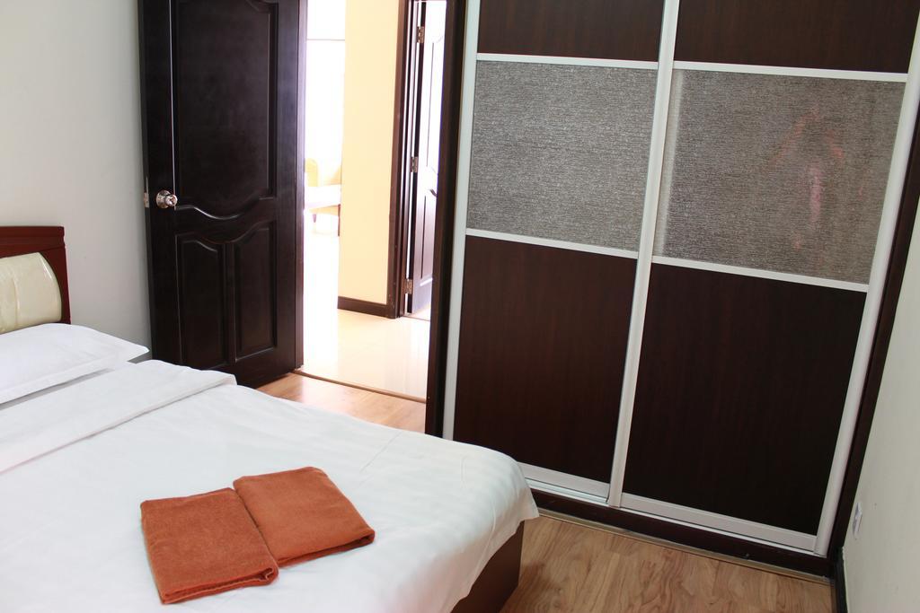 Marina Court Kota Kinabalu- Bigger Group Stay Together- 6 Bedroom Apartments Habitación foto